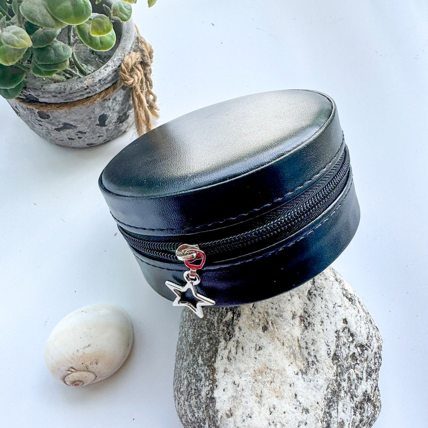 Mini Jewellery Organizer Box For Women Travel Ring, Pendant, Earring, Necklace Storage Case 4X4 Inch Black Round