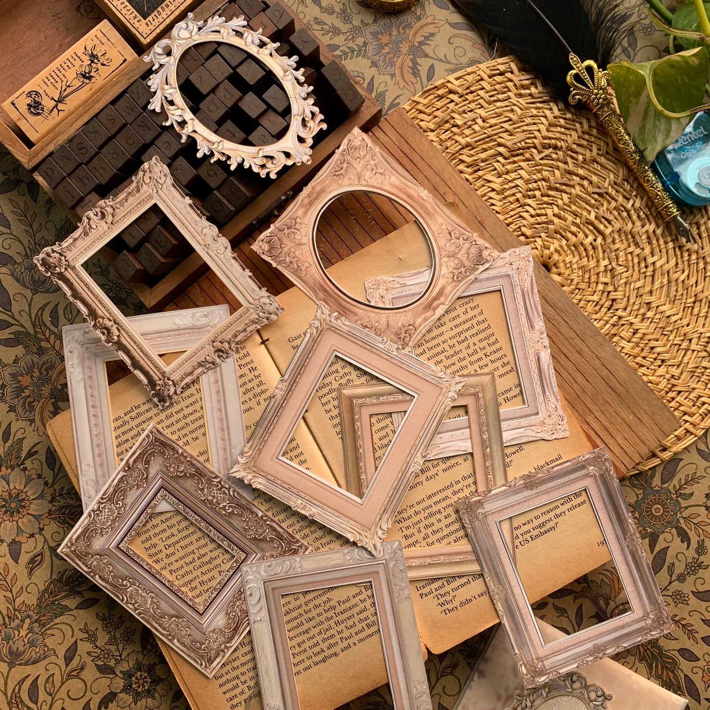 MG0240546 Vintage Frame Paper Cutout 80*100Mm 10Pc