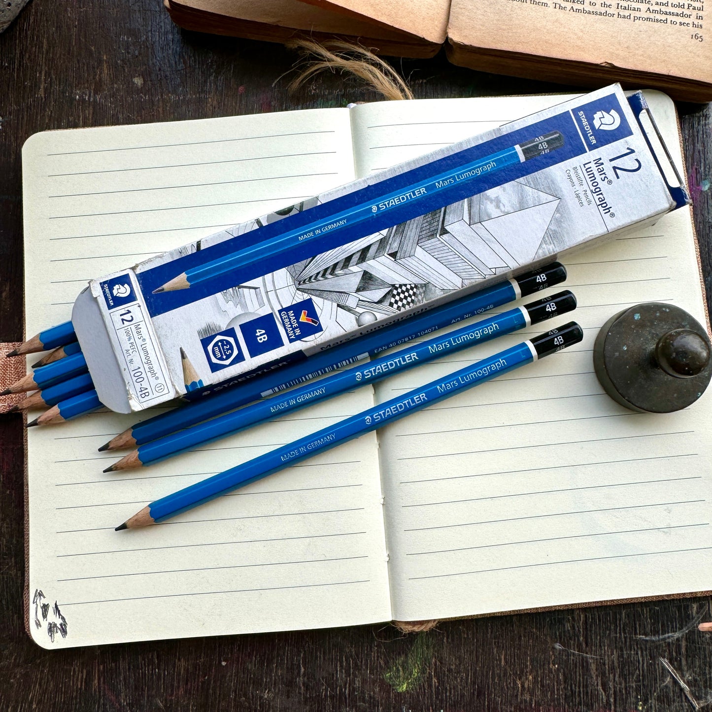 1 pc Staedtler Mars  Lumograph pencils black  4b Sketch material