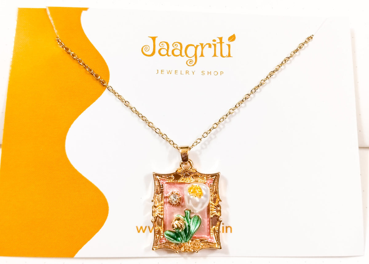 | 3D Floral Pendant Vintage Style Necklace |