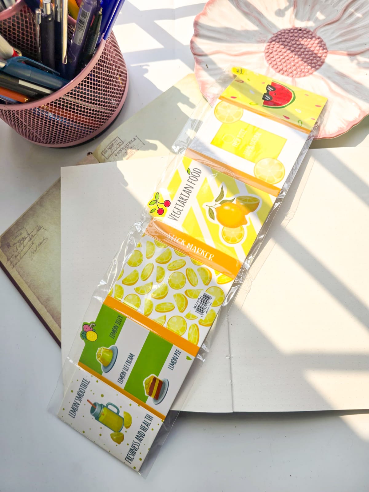 Z6-001|Summer Themed sticky notes| strawberry.