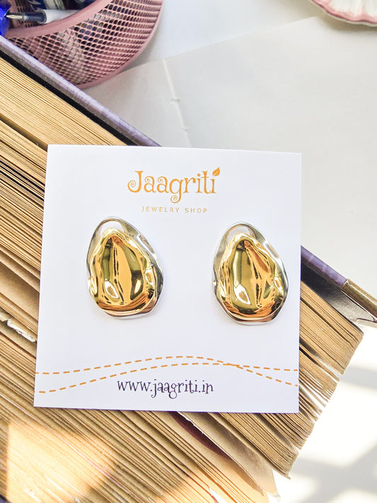 Anti-Tarnish Droplet stud Earring  enmode lifestyle